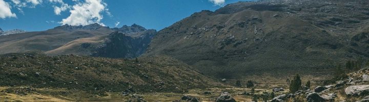 Berglandschap bij Huaraz in de Cordillera Blanca, Peru.