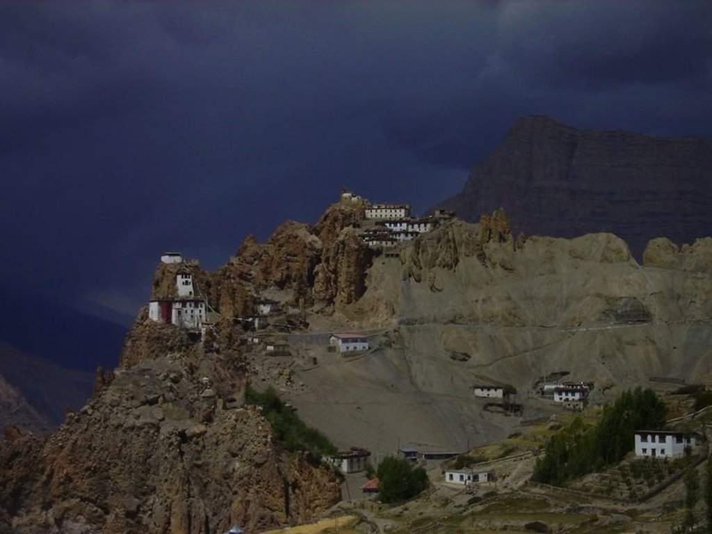Wandelaars in de bergen van Ladakh, tijdens de groepsrondreis India Spiti & Ladakh.