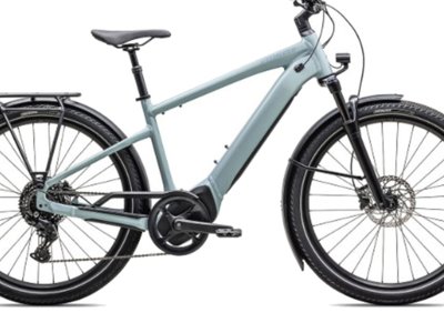 E-bike op de weg tijdens een fietsreis door de Provence.