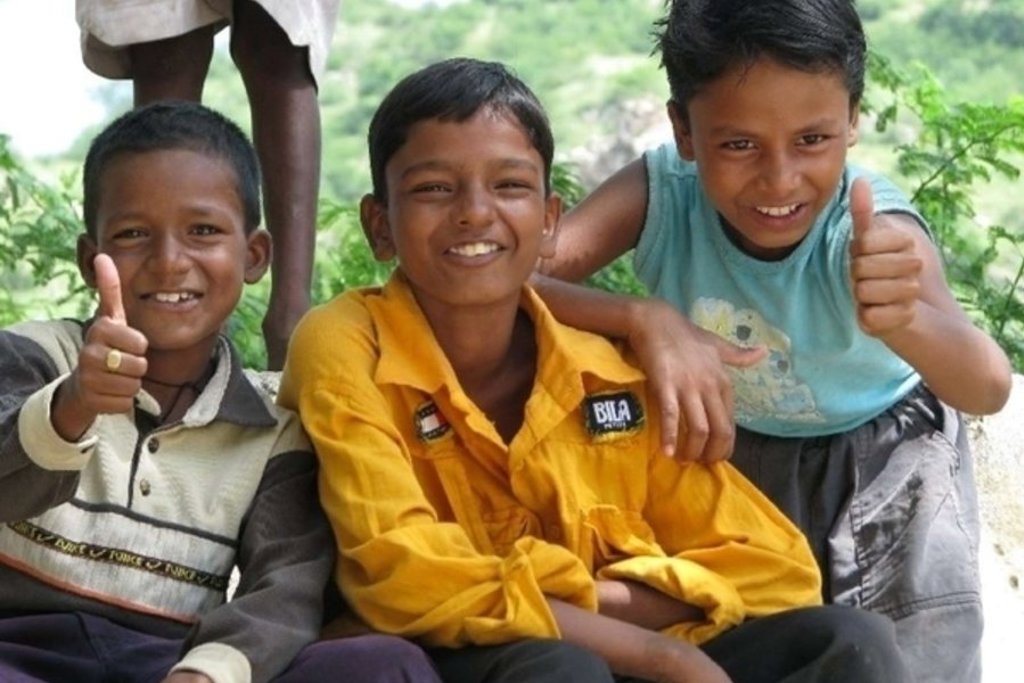 Kameelkaravaan in de Tharwoestijn bij Jaisalmer tijdens de groepsrondreis Noord-India Compleet.