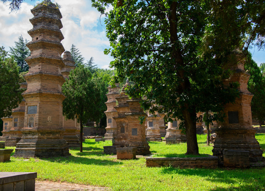 Oude pagodes in het Shaolin-kloostercomplex bij Dengfeng, China.