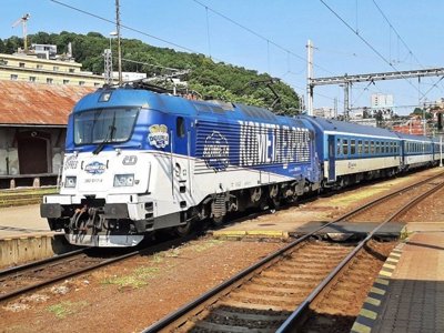 Oriënt Express op het perron, klaar voor de reis naar Istanbul.