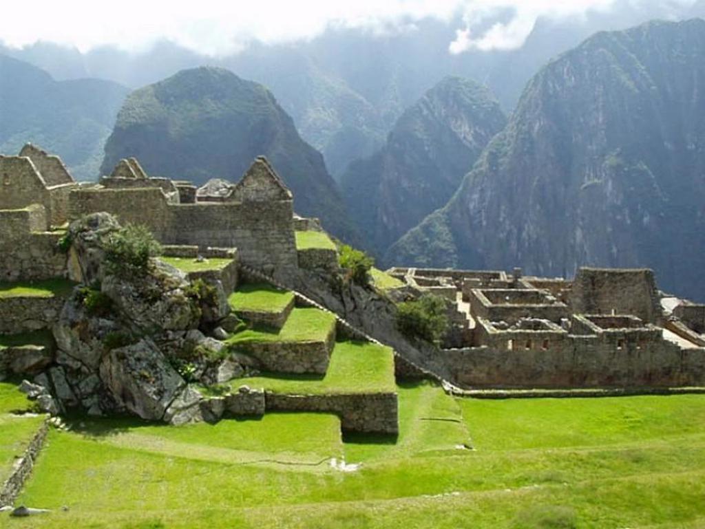 Groepsrondreis Peru: ruïnes van Machu Picchu in de Andes.