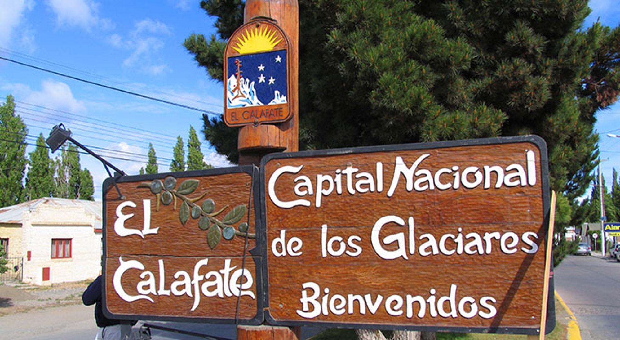 Welkomstbord van El Calafate, toegangspoort tot Nationaal Park Los Glaciares in Patagonië.