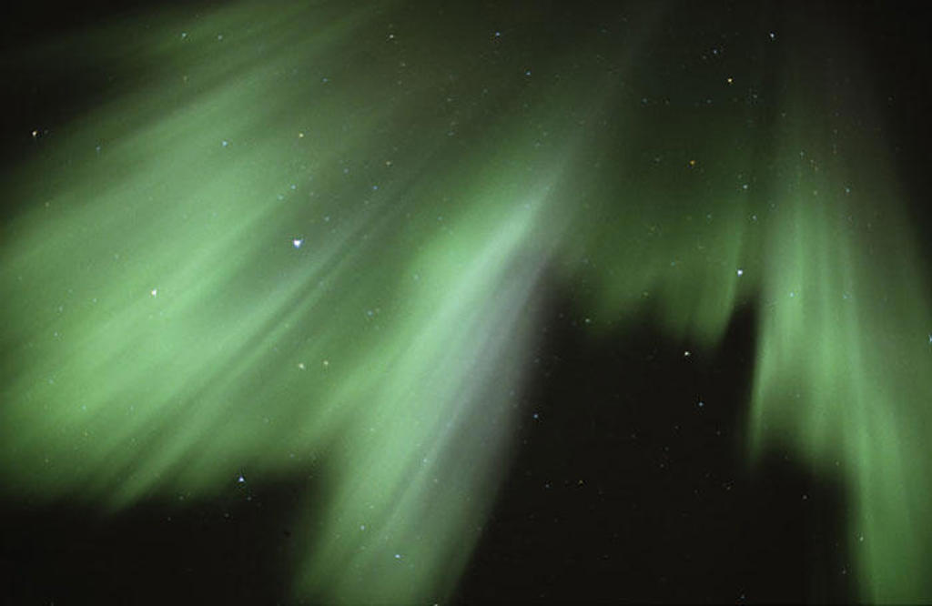 Groen noorderlicht boven Lapland bij Kylmäluoma, Finland.