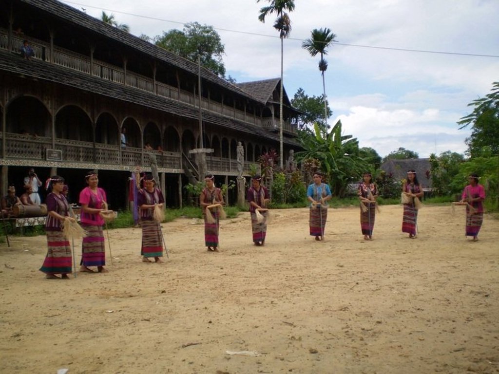 Traditionele boot op de rivier in Kalimantan, Indonesië.