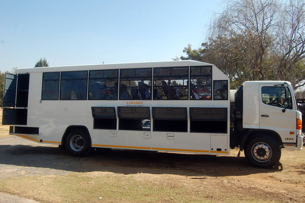 Overland truck voor groepsrondreis Zuidelijk Afrika (kampeerreis) van Kaapstad naar Victoria Falls.
