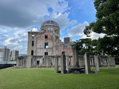 Atoomkoepel (Genbaku Dome) in Hiroshima, UNESCO-werelderfgoed en herdenkingsplek van de atoombom.