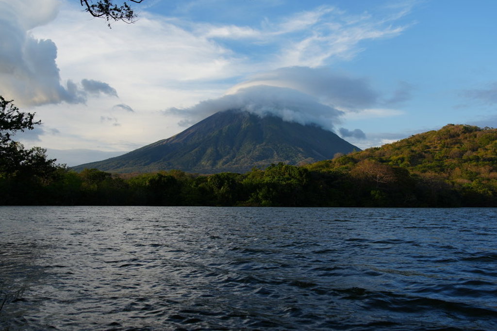 Vulkaan Concepción op Isla de Ometepe, gezien vanaf het Meer van Nicaragua tijdens de rondreis Nicaragua en Costa Rica.
