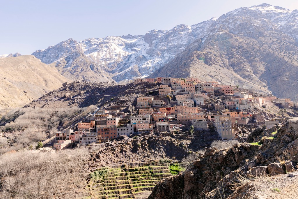 Bergdorp in het Atlasgebergte bij Mount Toubkal tijdens een wandelvakantie in Marokko.