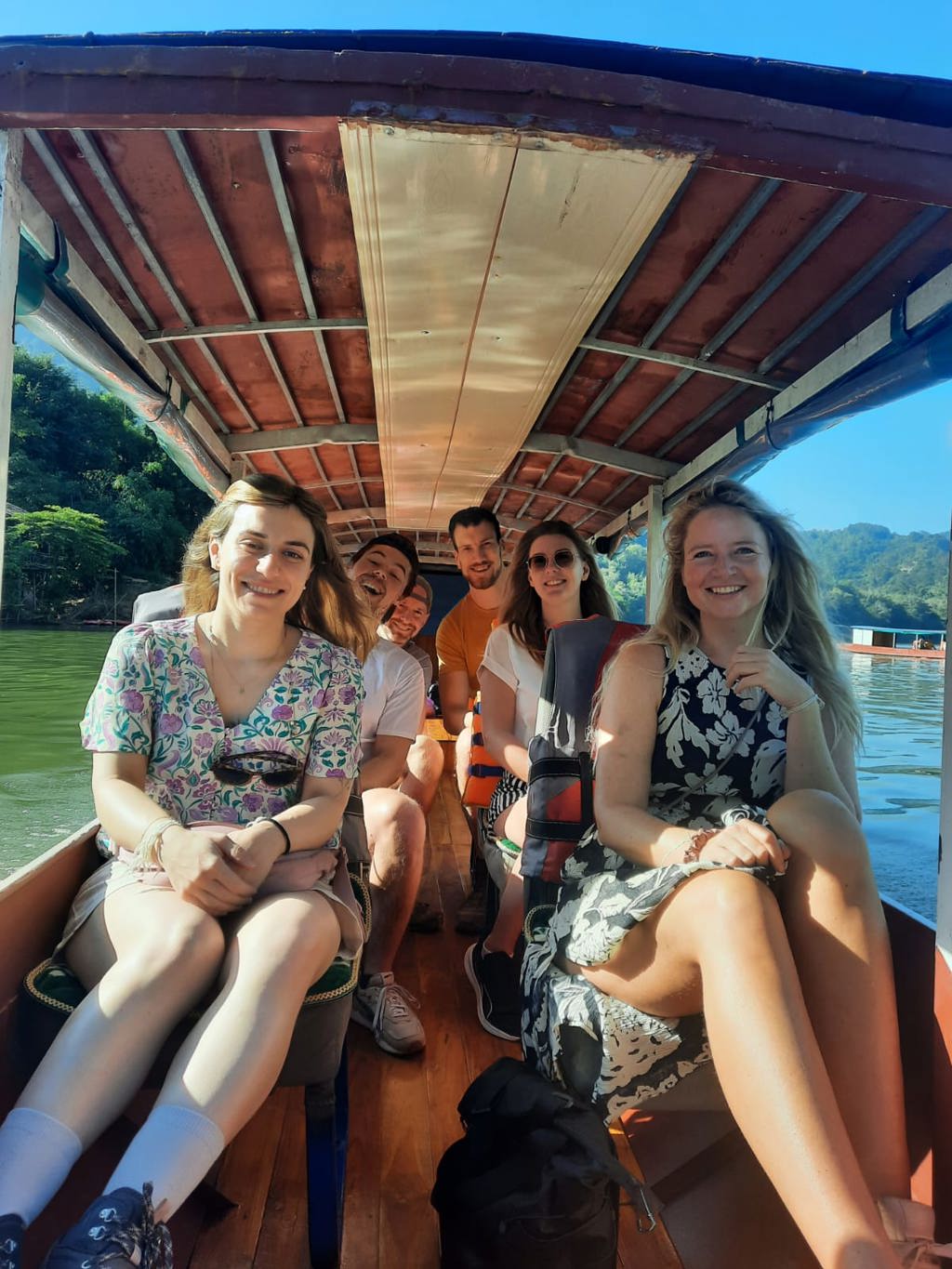 Vriendengroep tijdens een 22-35ers reis door Thailand, Laos en Cambodja.