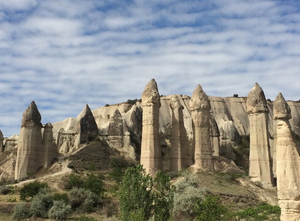 Sprookjesachtige rotsformaties in Cappadocië, Turkije, tijdens een wandelvakantie.
