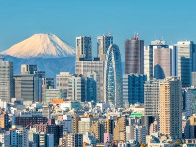 Skyline van Tokio met Mount Fuji op de achtergrond tijdens de Route Japan 21/22 dagen.