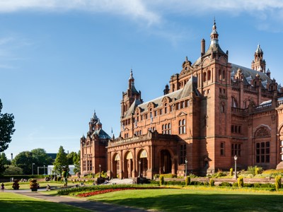 Kelvingrove Art Gallery and Museum in Glasgow, startpunt van de Route Schotland.