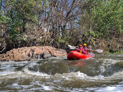 Raften op een wildwaterrivier tijdens de Route Zuid-Afrika, 20 dagen.