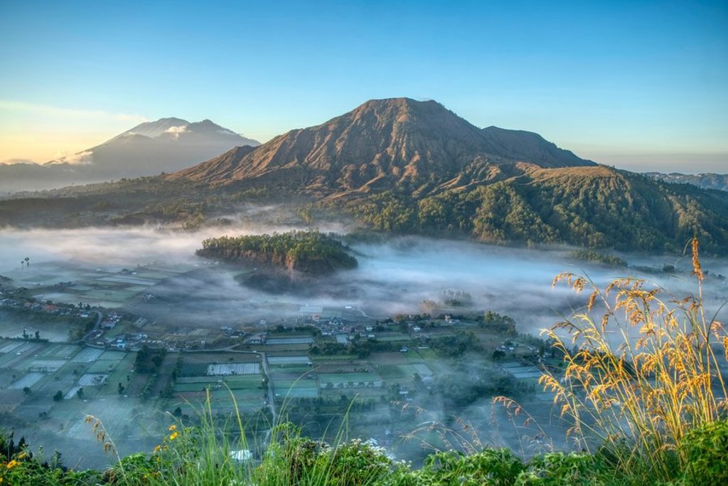 Berg Rinjani op Lombok tijdens 22-35ers reis Indonesië: Bali en Lombok.