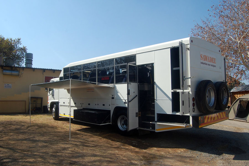 Sawadee overland kampeertruck tijdens groepsrondreis Zuidelijk Afrika van Kaapstad naar Victoria Falls.