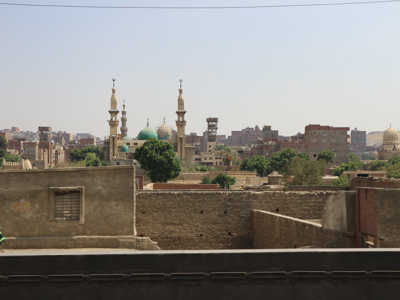 Uitzicht op Caïro met moskee en minaretten tijdens Route Egypte, dag 2.