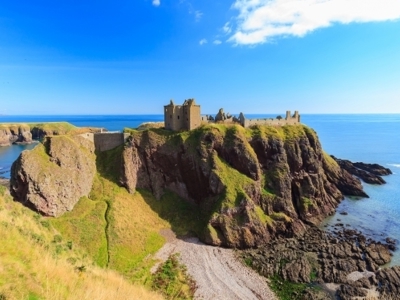 Ruïne van Dunnottar Castle op een rotsklif aan de Schotse kust bij Aberdeen.