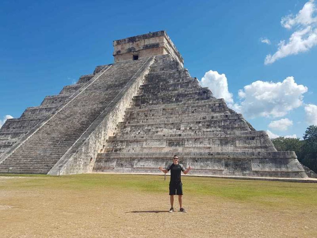 Piramide van Chichén Itzá tijdens een 22-35ers reis Mexico.