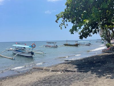 Groepsrondreis Java en Bali: vulkanen, rijstvelden en azuurblauwe zee in Indonesië.