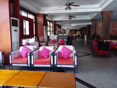 New Rose - lobby