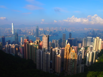 Uitzicht over de skyline van Hongkong met Victoria Harbour tijdens Route China.
