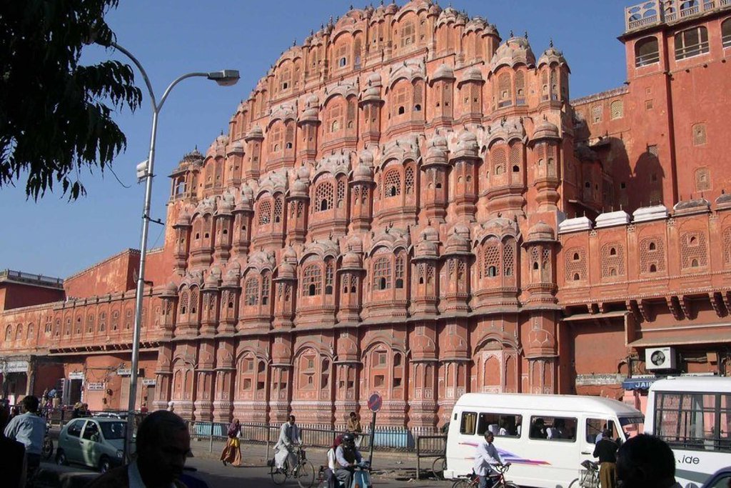 Hawa Mahal, het Paleis der Winden in Jaipur, tijdens de groepsrondreis Noord-India en Nepal.