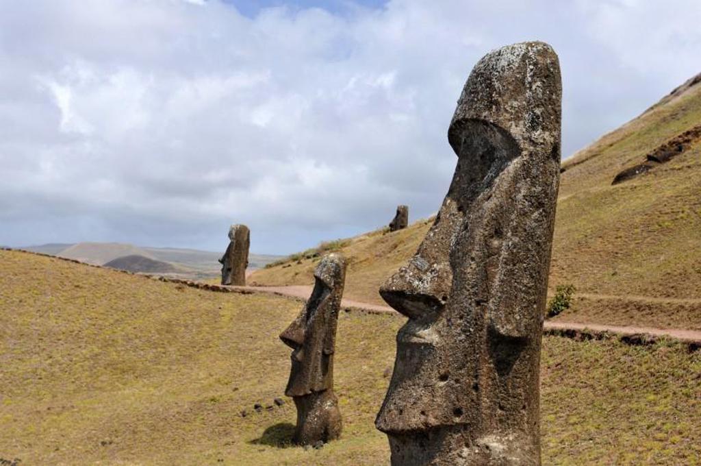 Moai-beelden op Paaseiland tijdens groepsrondreis Patagonië en Paaseiland.
